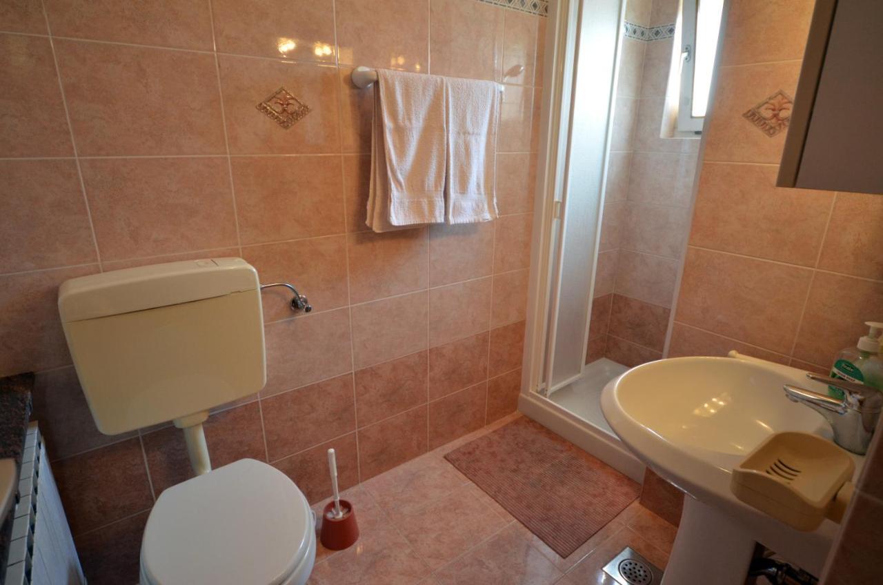 Aneli Rooms & Apartament 罗维尼 外观 照片