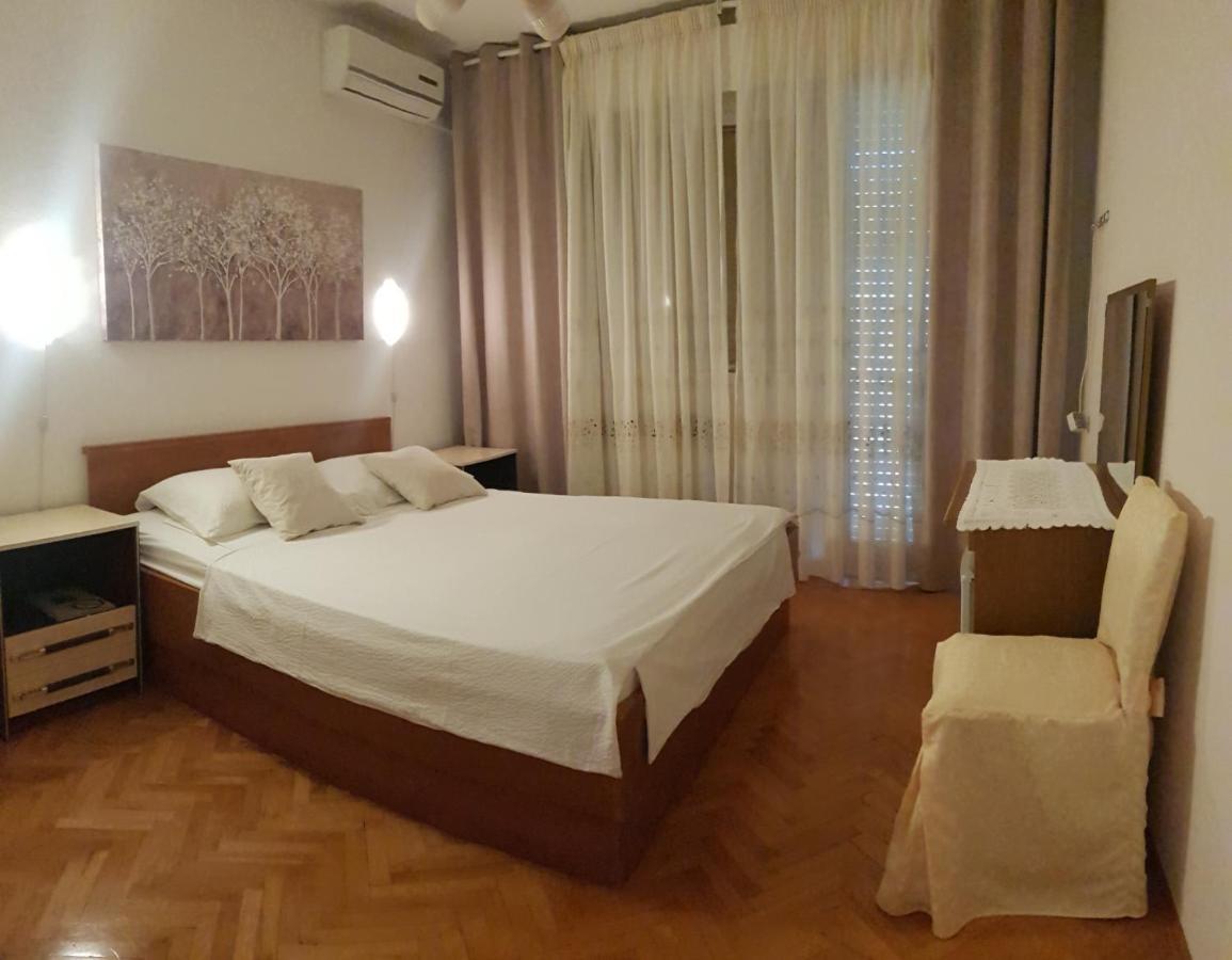Aneli Rooms & Apartament 罗维尼 外观 照片