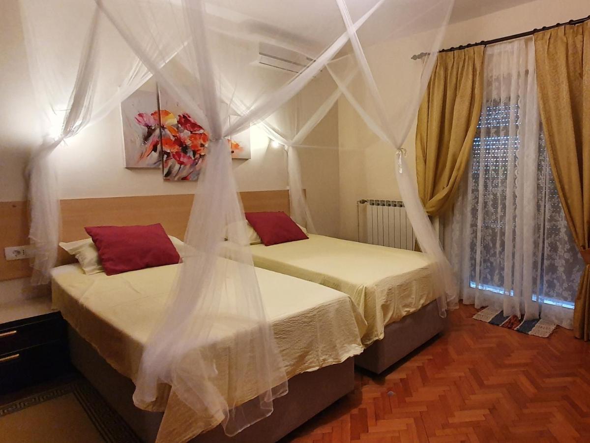 Aneli Rooms & Apartament 罗维尼 外观 照片