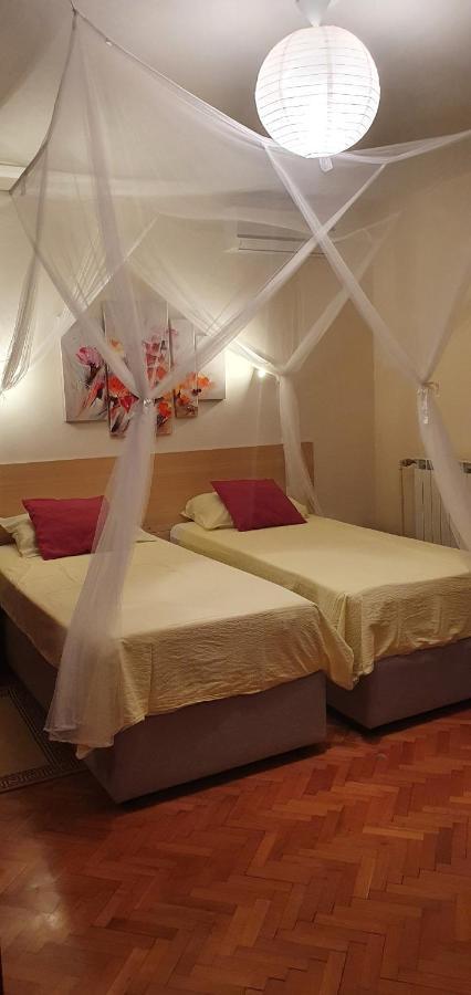 Aneli Rooms & Apartament 罗维尼 外观 照片