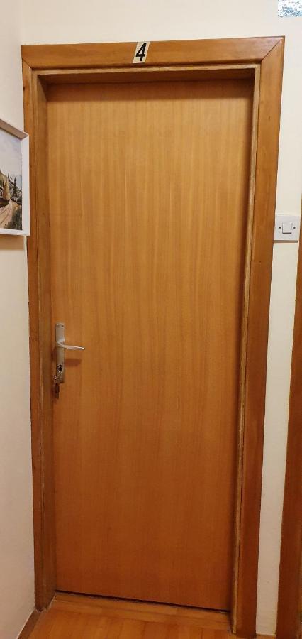Aneli Rooms & Apartament 罗维尼 外观 照片