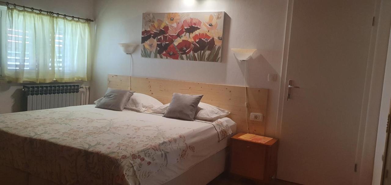 Aneli Rooms & Apartament 罗维尼 外观 照片