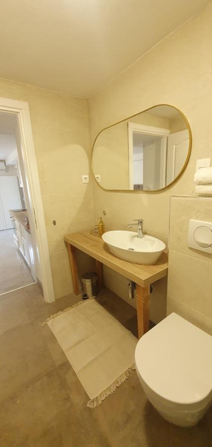 Aneli Rooms & Apartament 罗维尼 外观 照片