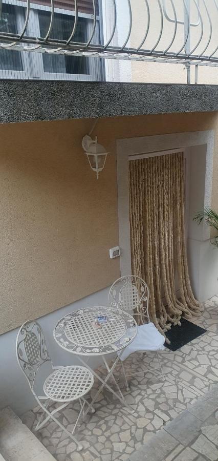 Aneli Rooms & Apartament 罗维尼 外观 照片